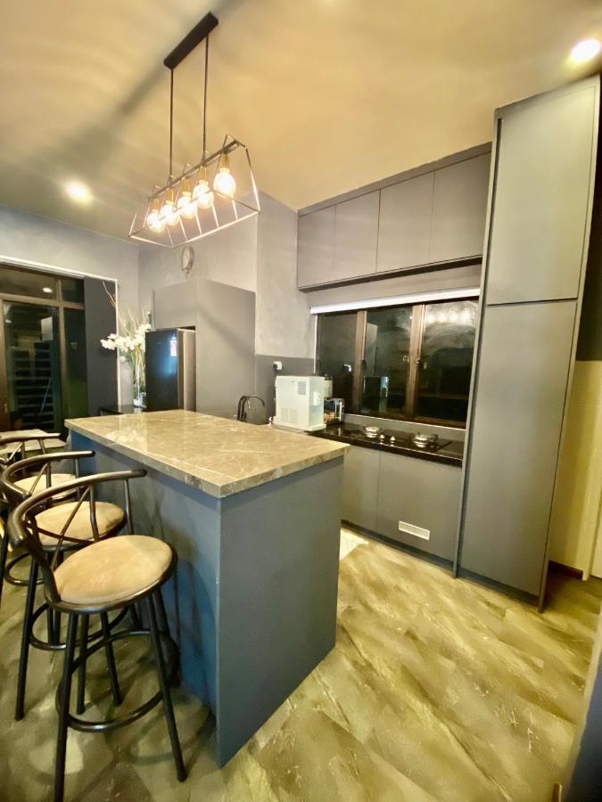 Faizal Madhi Homestay كوشنج المظهر الخارجي الصورة